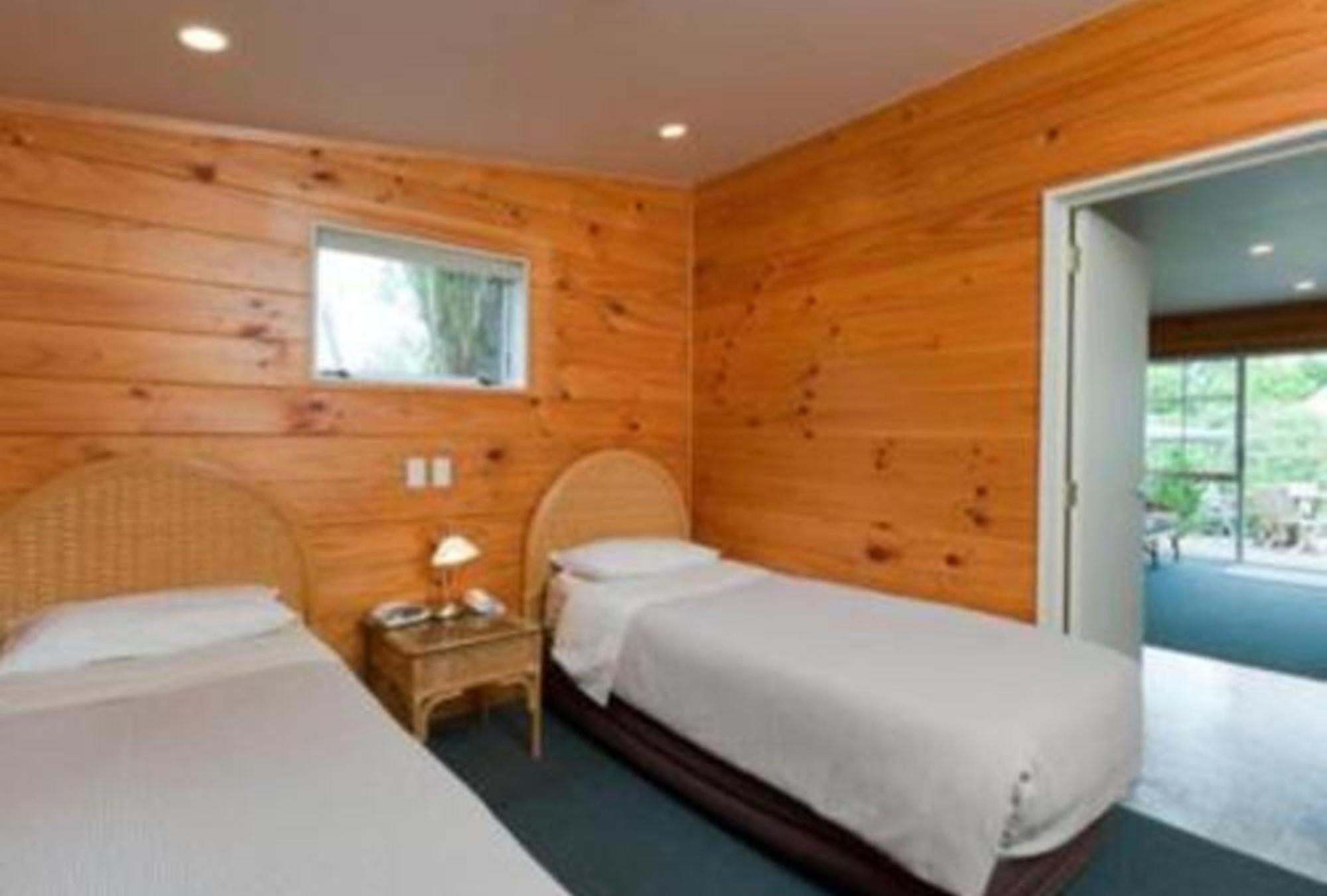 Pauanui Pines Motor Lodge Номер фото