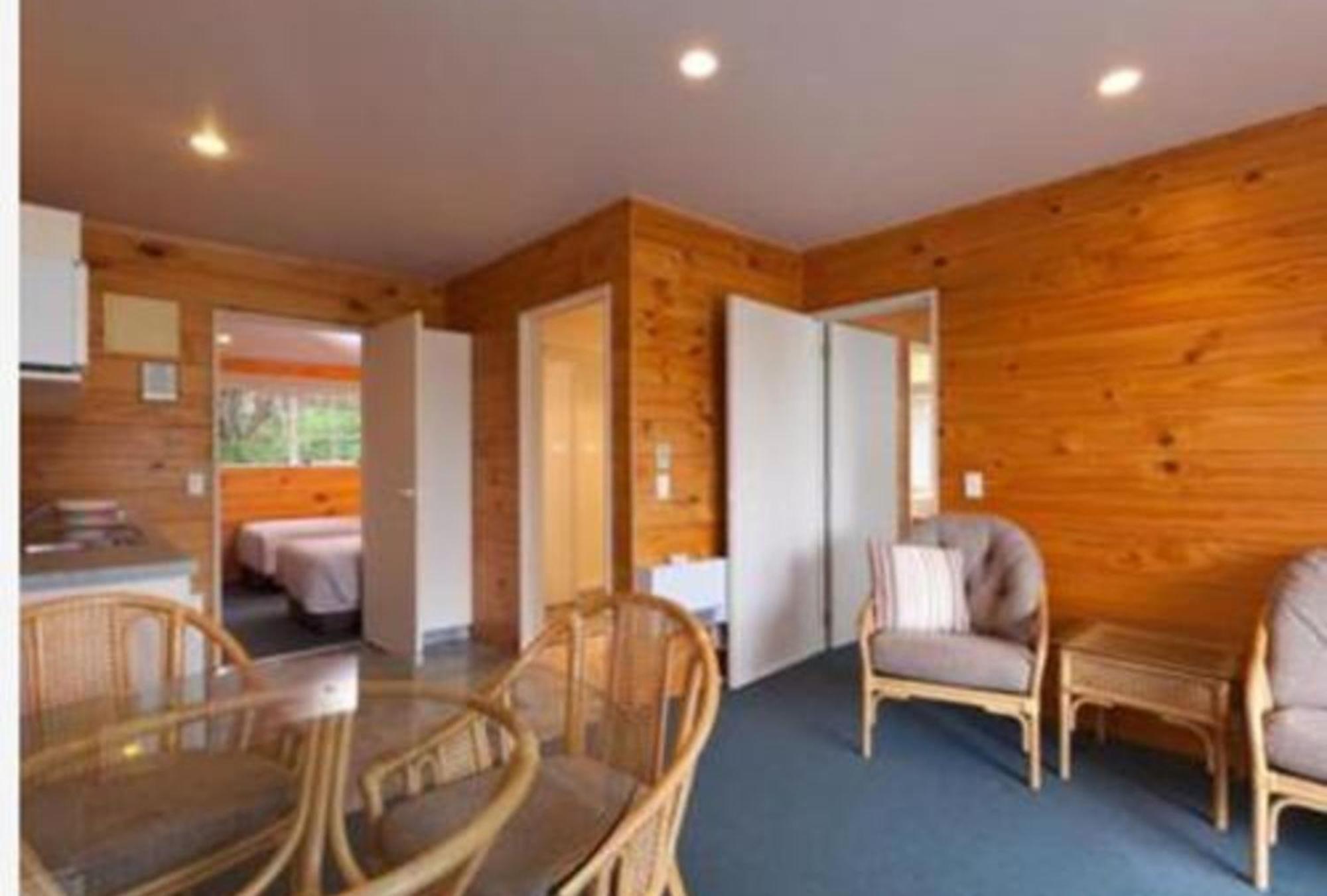 Pauanui Pines Motor Lodge Номер фото