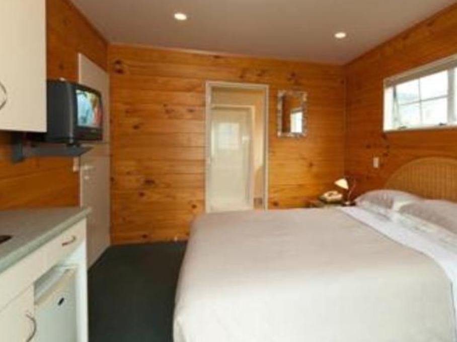 Pauanui Pines Motor Lodge Экстерьер фото