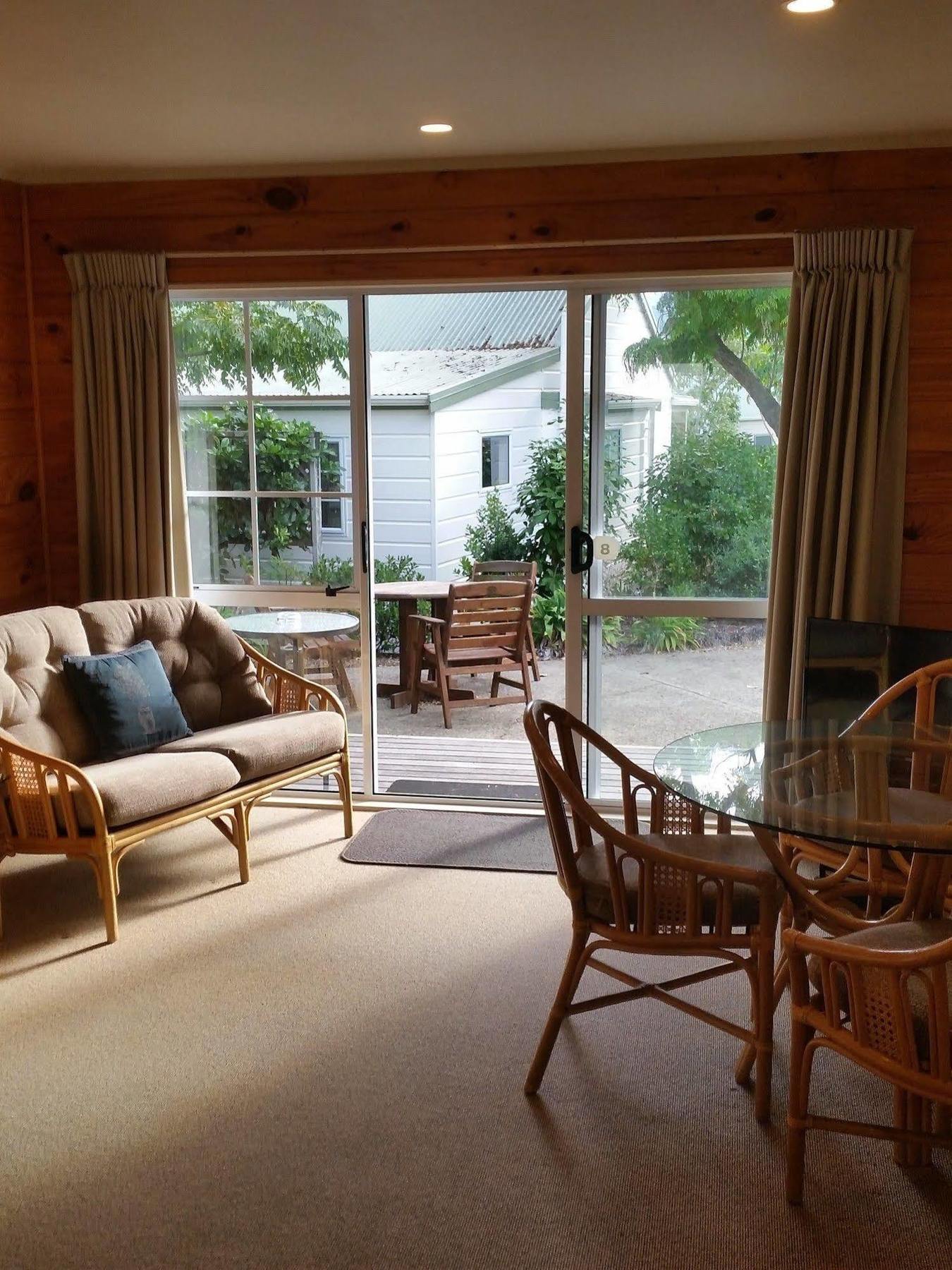 Pauanui Pines Motor Lodge Экстерьер фото