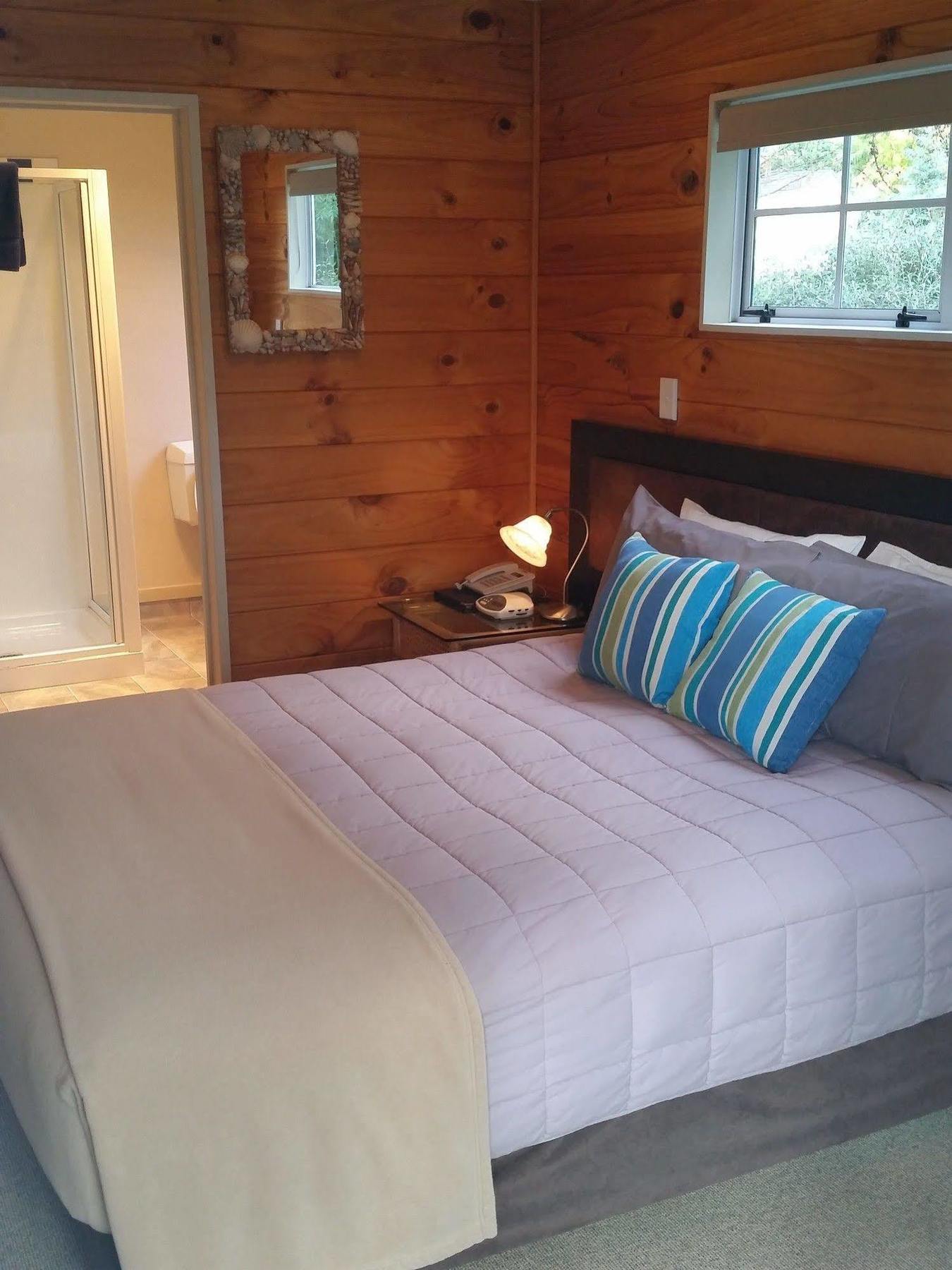 Pauanui Pines Motor Lodge Экстерьер фото