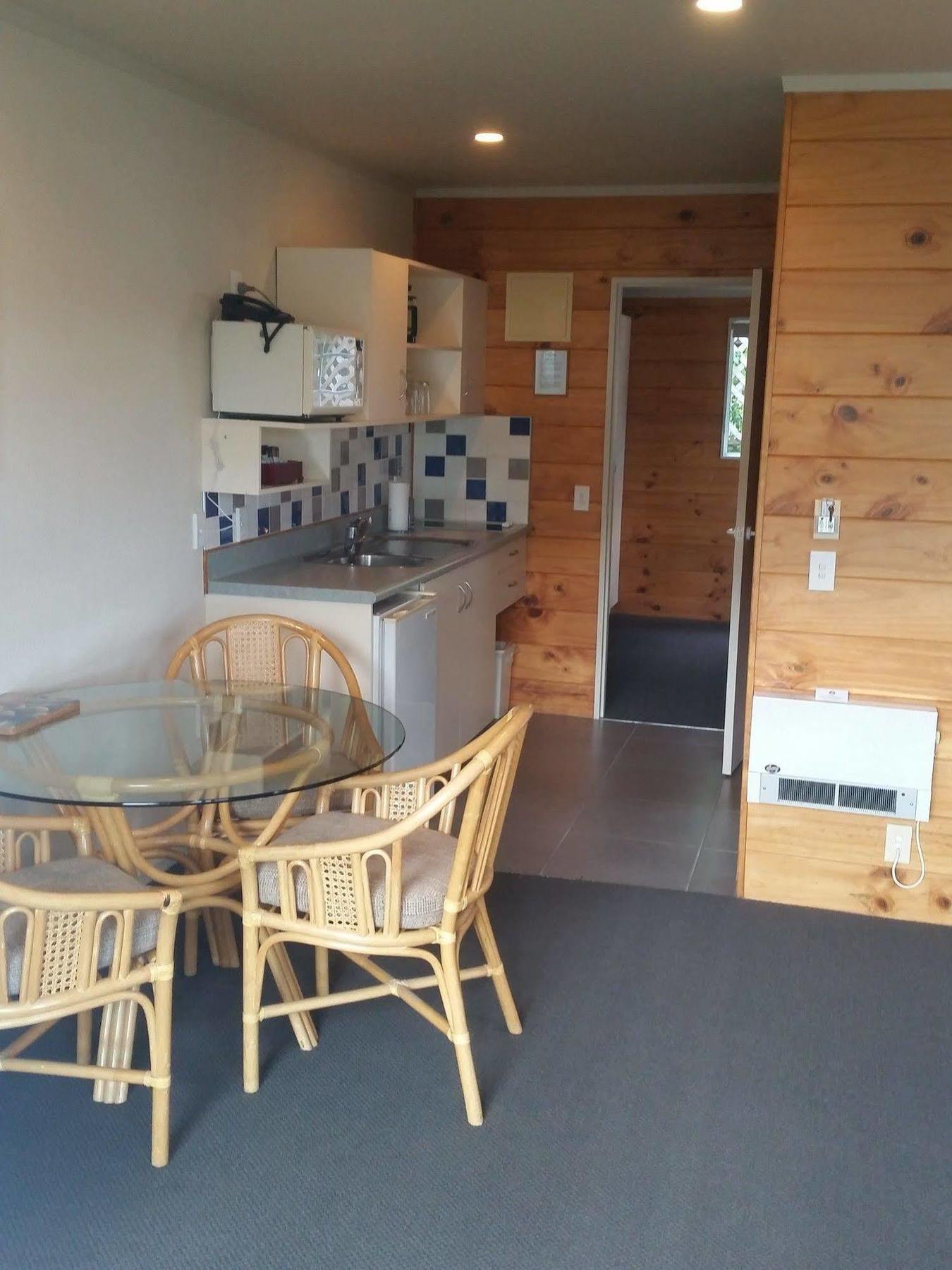 Pauanui Pines Motor Lodge Экстерьер фото