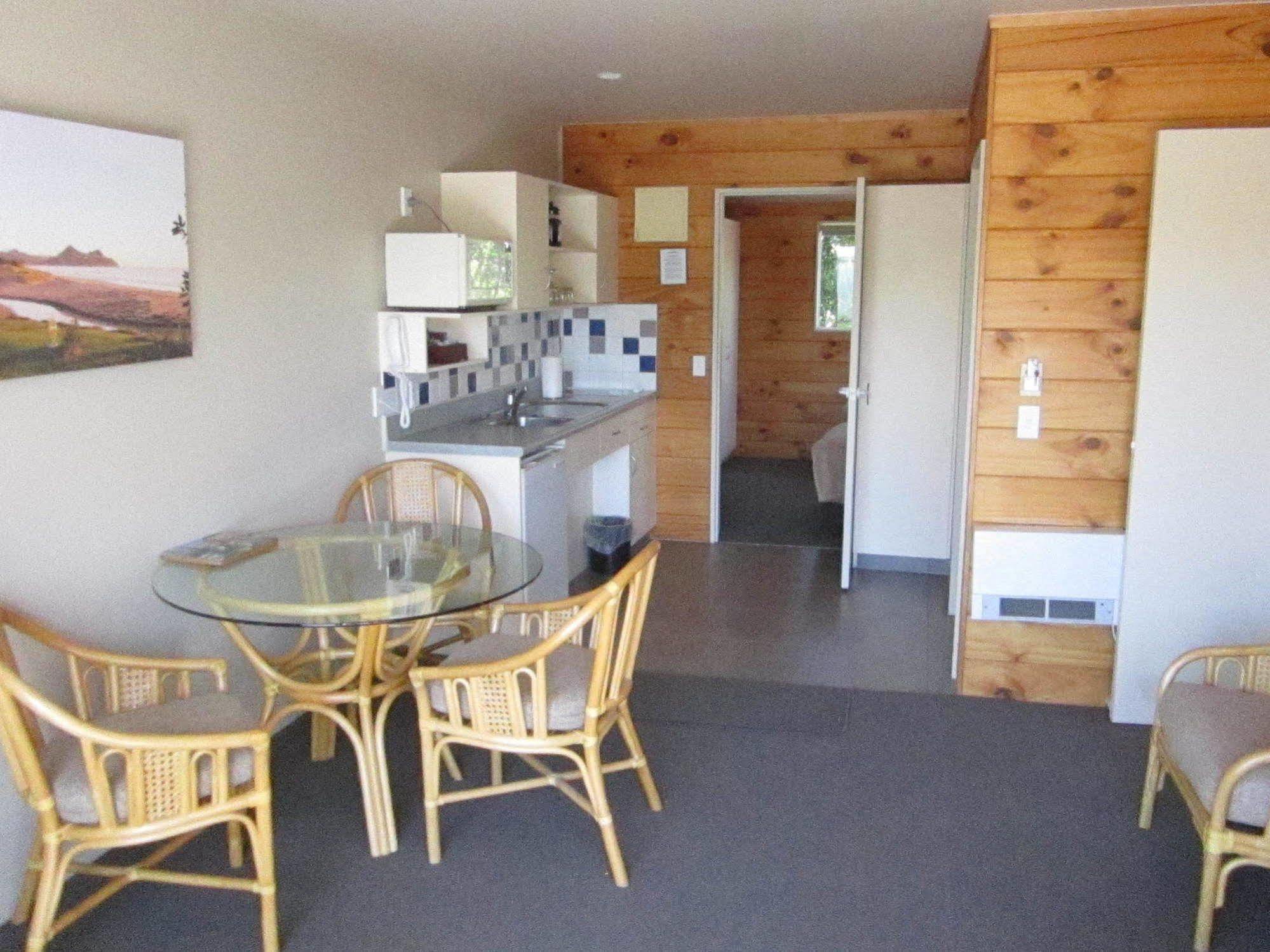 Pauanui Pines Motor Lodge Экстерьер фото