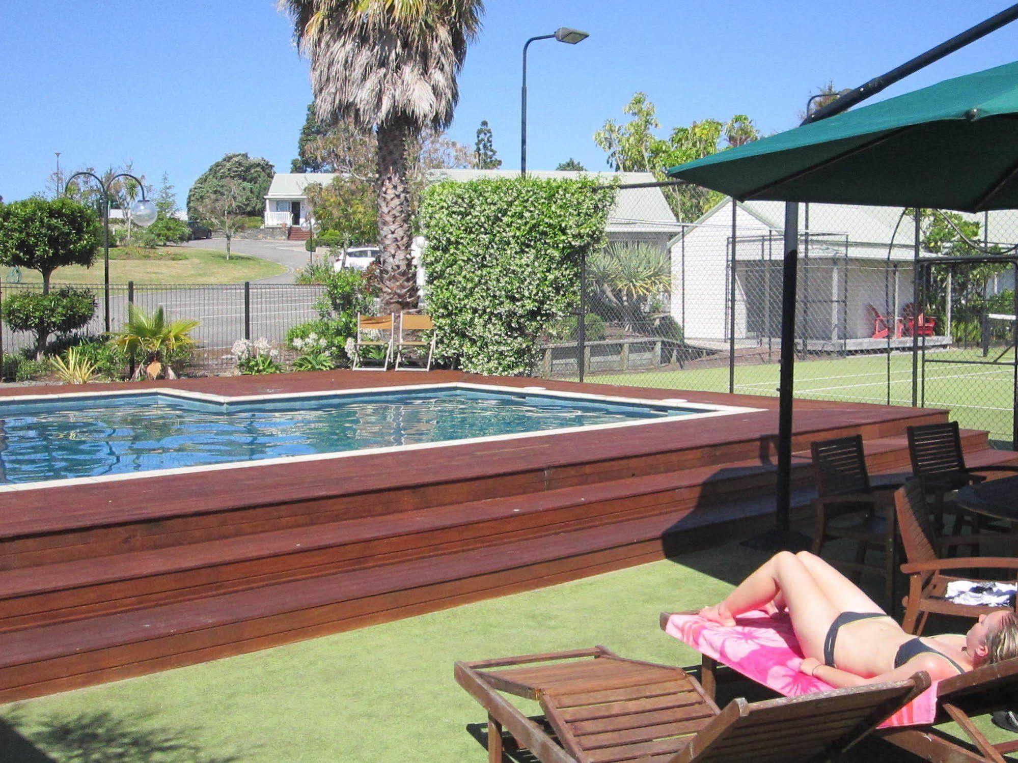 Pauanui Pines Motor Lodge Экстерьер фото