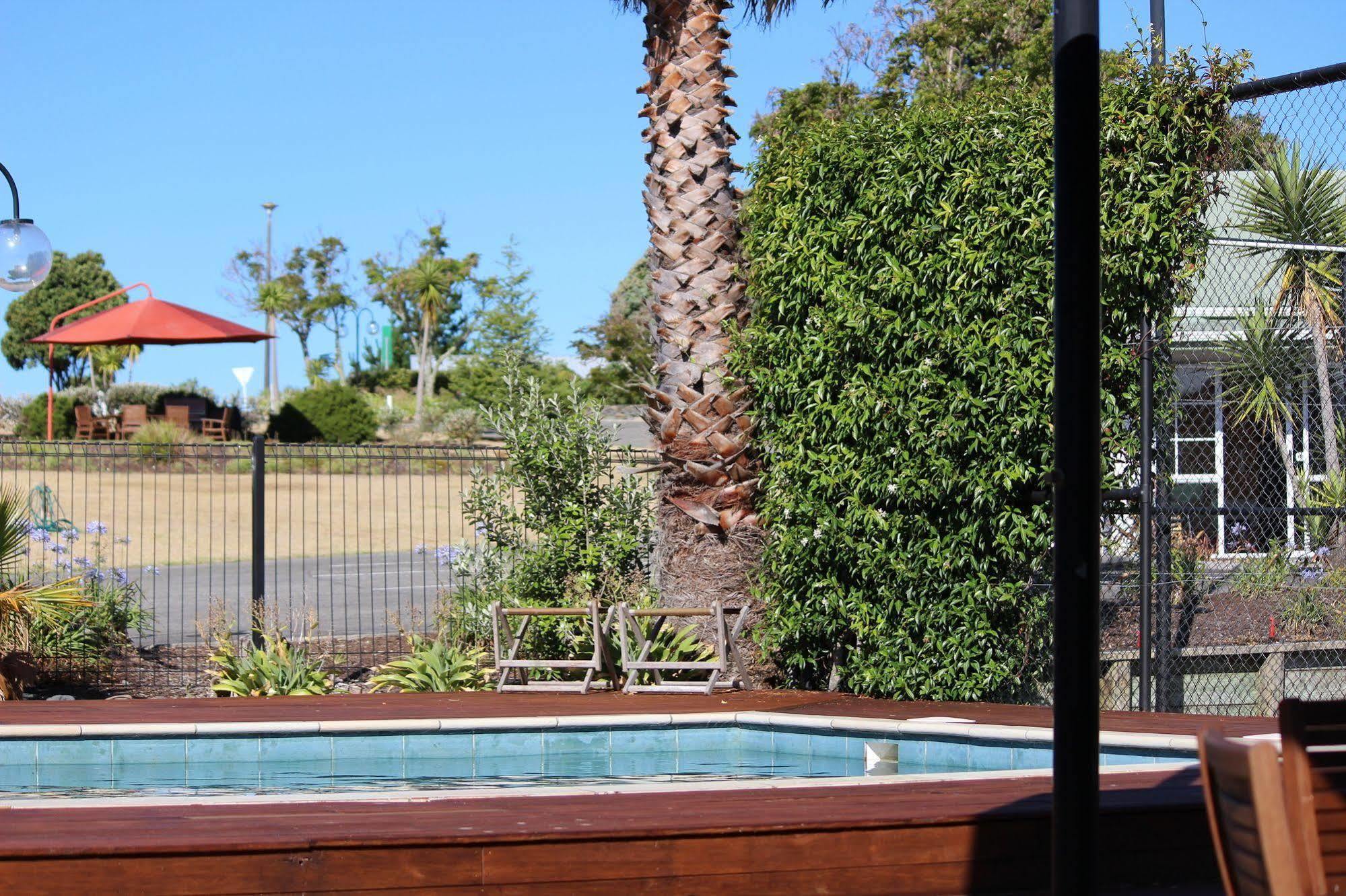 Pauanui Pines Motor Lodge Экстерьер фото