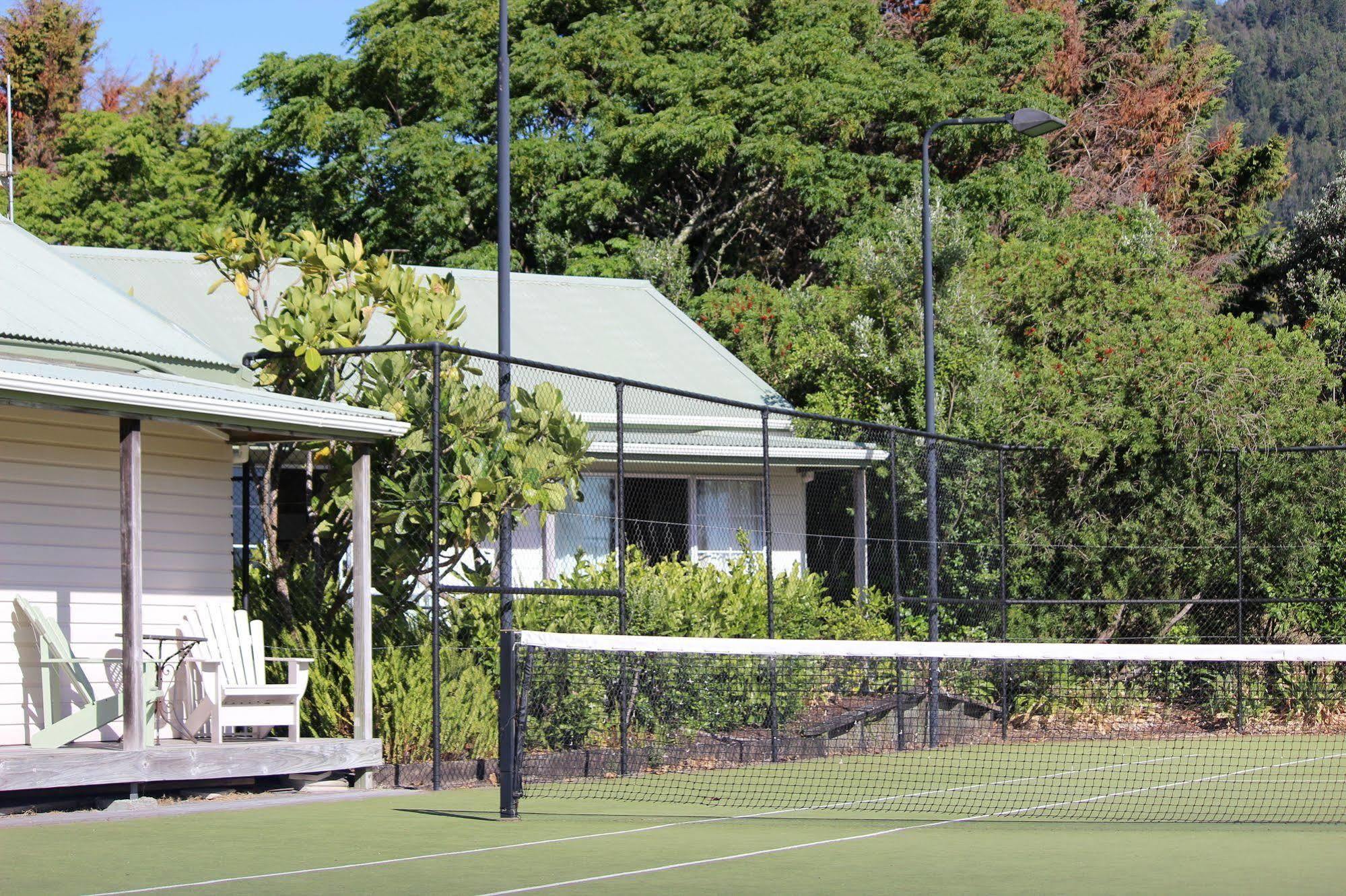 Pauanui Pines Motor Lodge Экстерьер фото