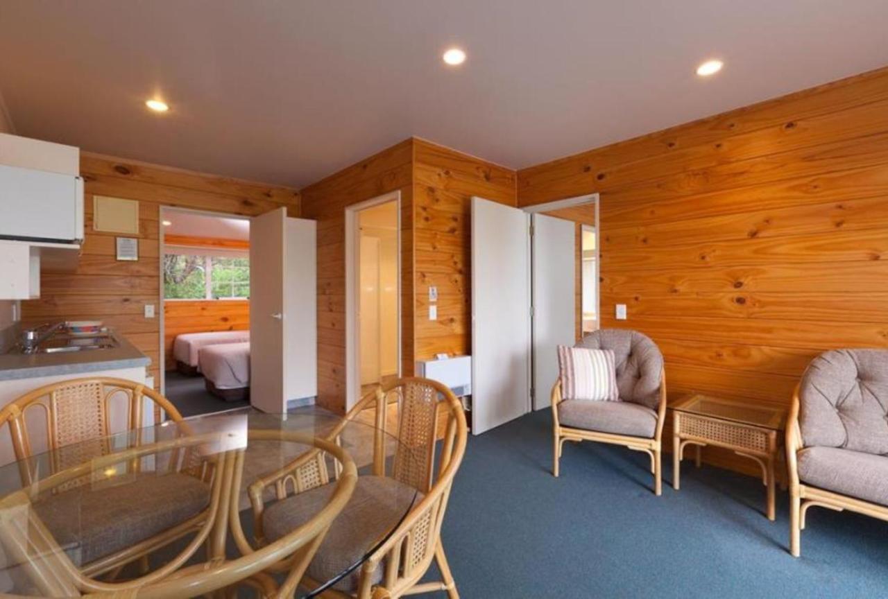 Pauanui Pines Motor Lodge Экстерьер фото