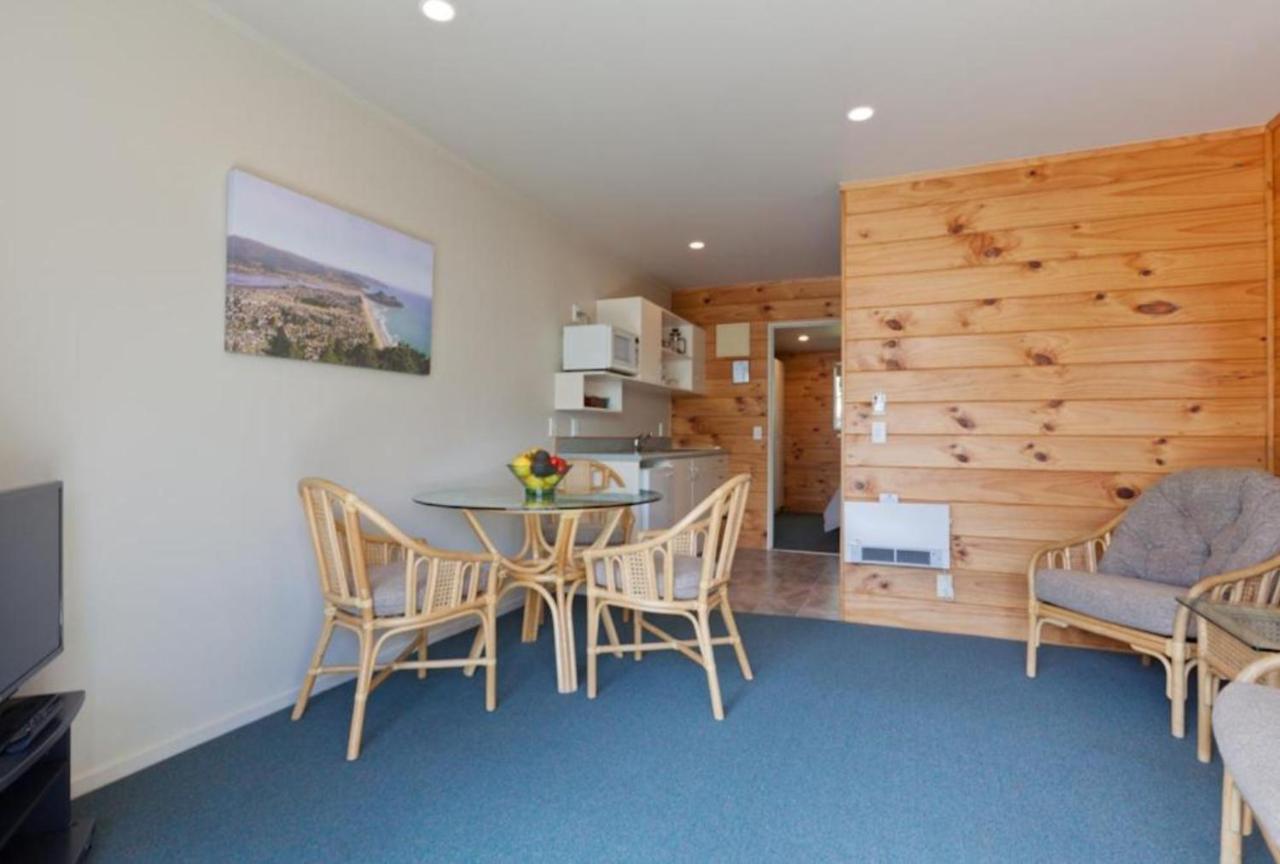 Pauanui Pines Motor Lodge Экстерьер фото
